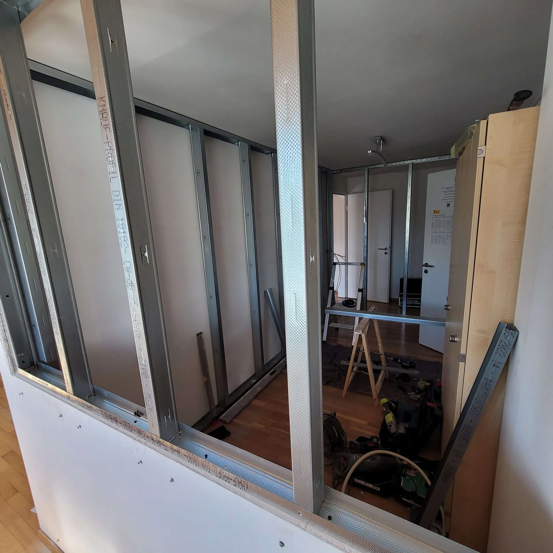 Trockenbau-Ständerwerk im Innenbereich