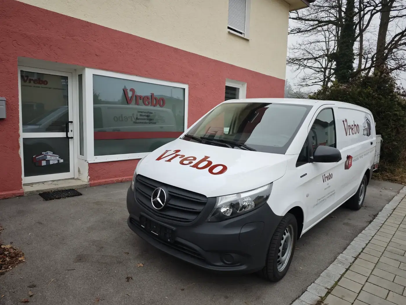 Vrebo Fahrzeug vor dem Standort in Freilassing
